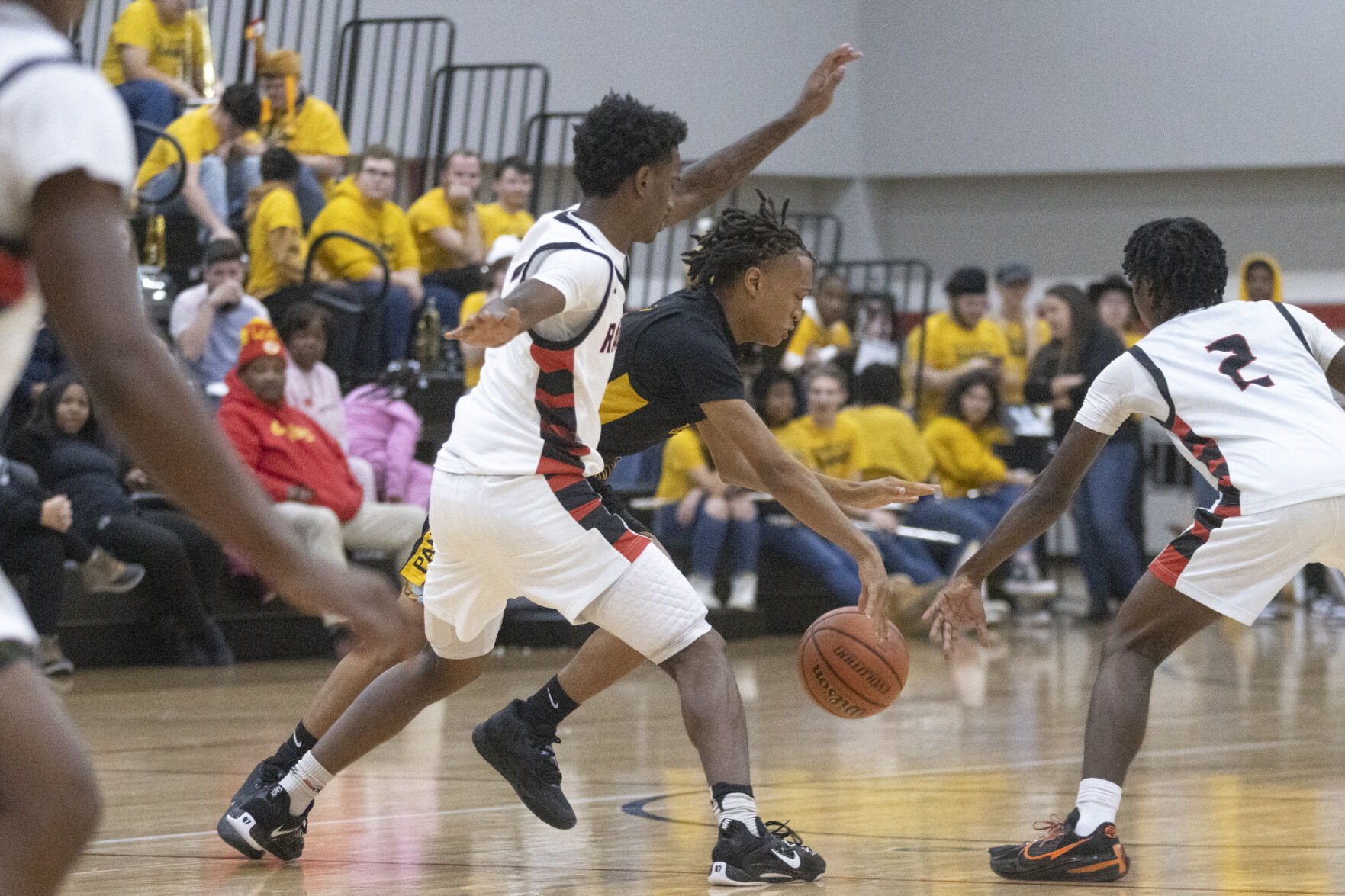 112322-dec-spt-eisenhower-basketball-gallery_09.JPG